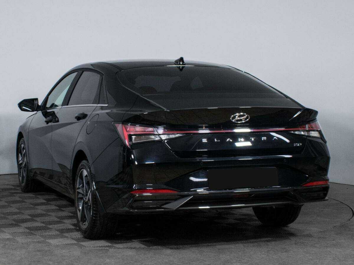 Hyundai Elantra 2023 года с пробегом. Фото: #6