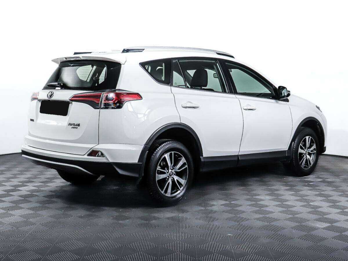 Toyota RAV4 2018 года с пробегом. Фото: #4