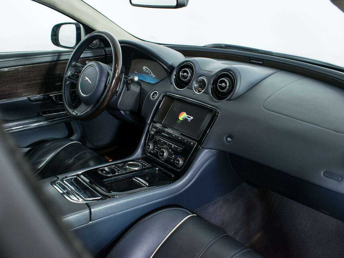 Jaguar XJ 2014 года с пробегом. Фото: #8