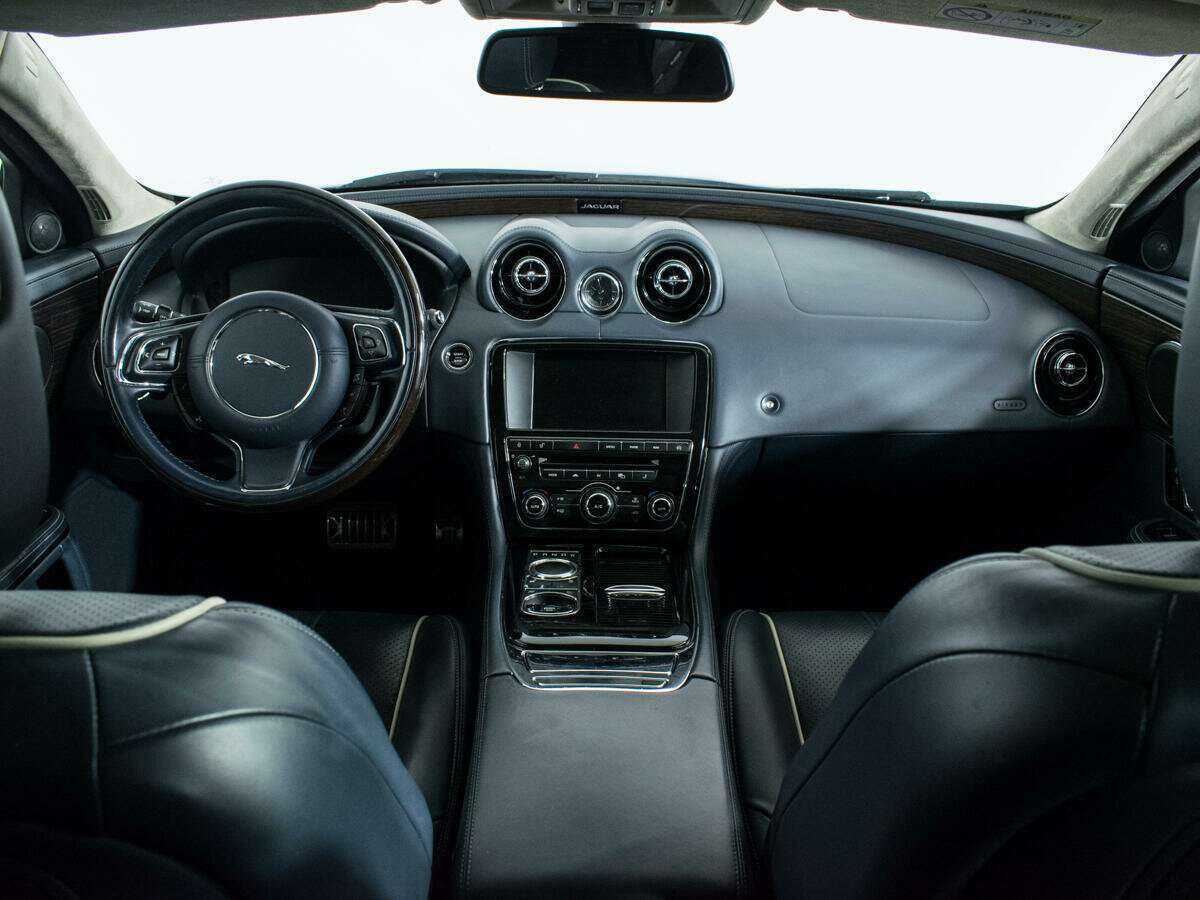 Jaguar XJ 2014 года с пробегом. Фото: #11