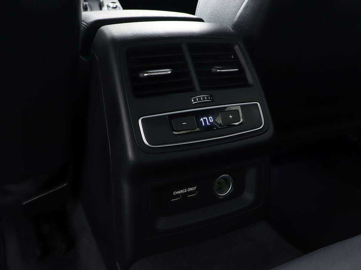 Audi A4 2020 года с пробегом. Фото: #18