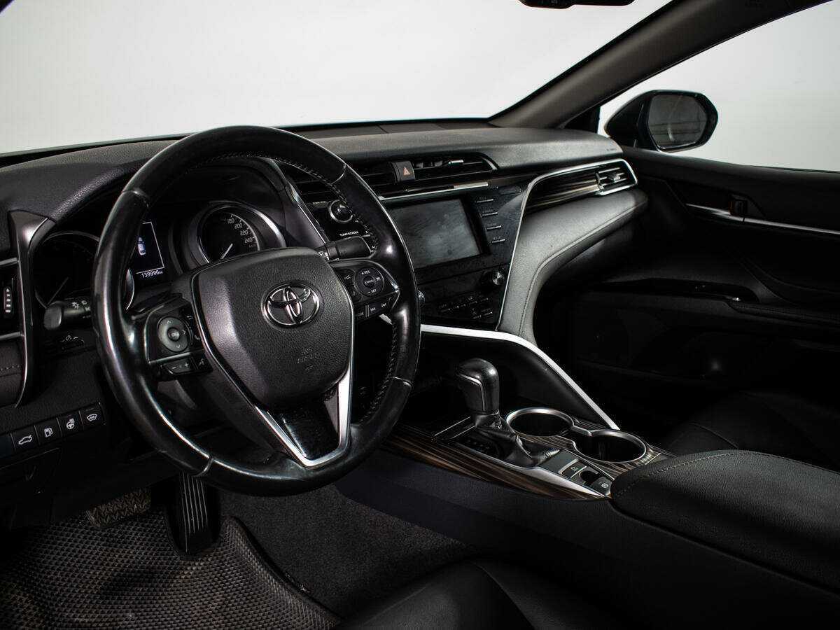 Toyota Camry 2018 года с пробегом. Фото: #12