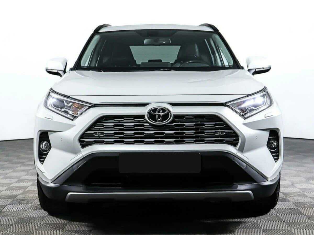 Toyota RAV4 2021 года с пробегом. Фото: #1