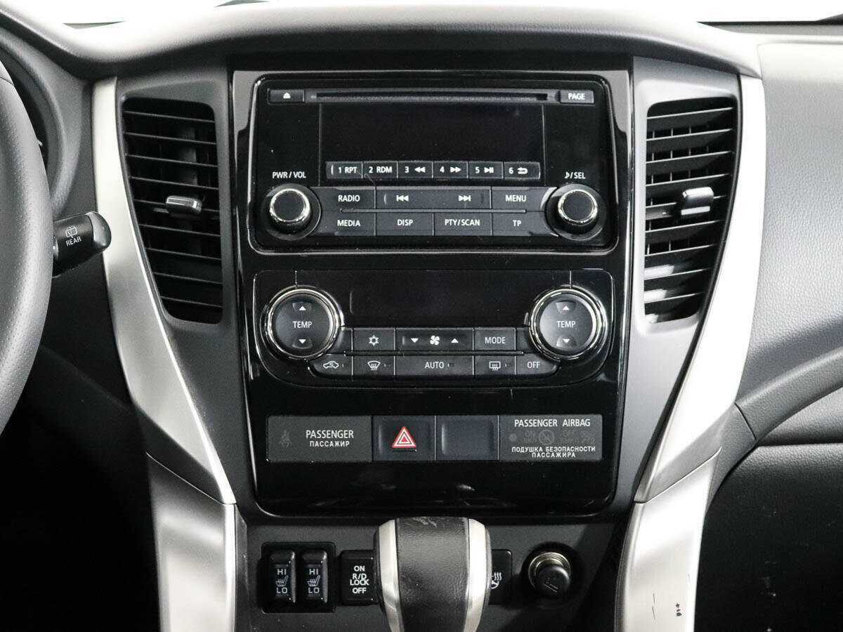 Mitsubishi Pajero Sport 2018 года с пробегом. Фото: #11