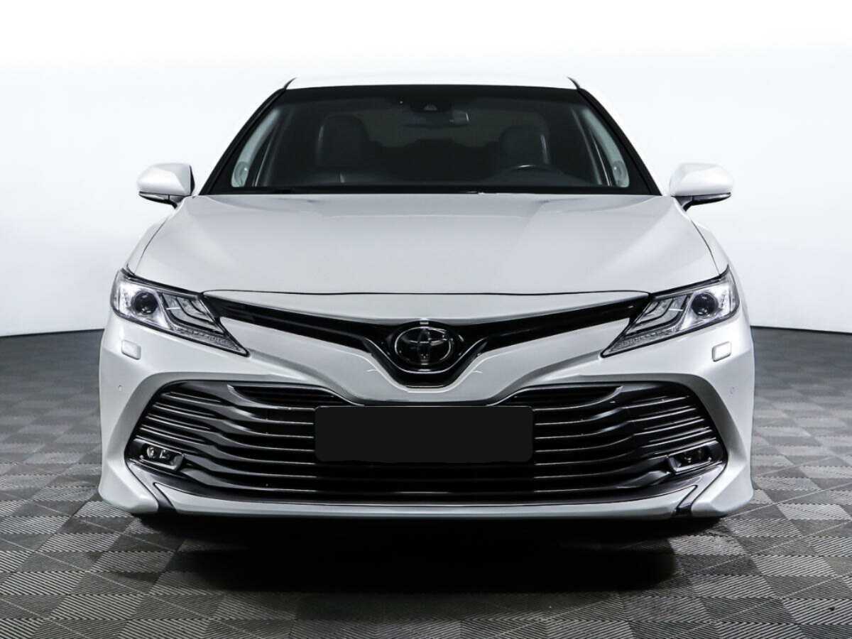 Toyota Camry 2018 года с пробегом. Фото: #1