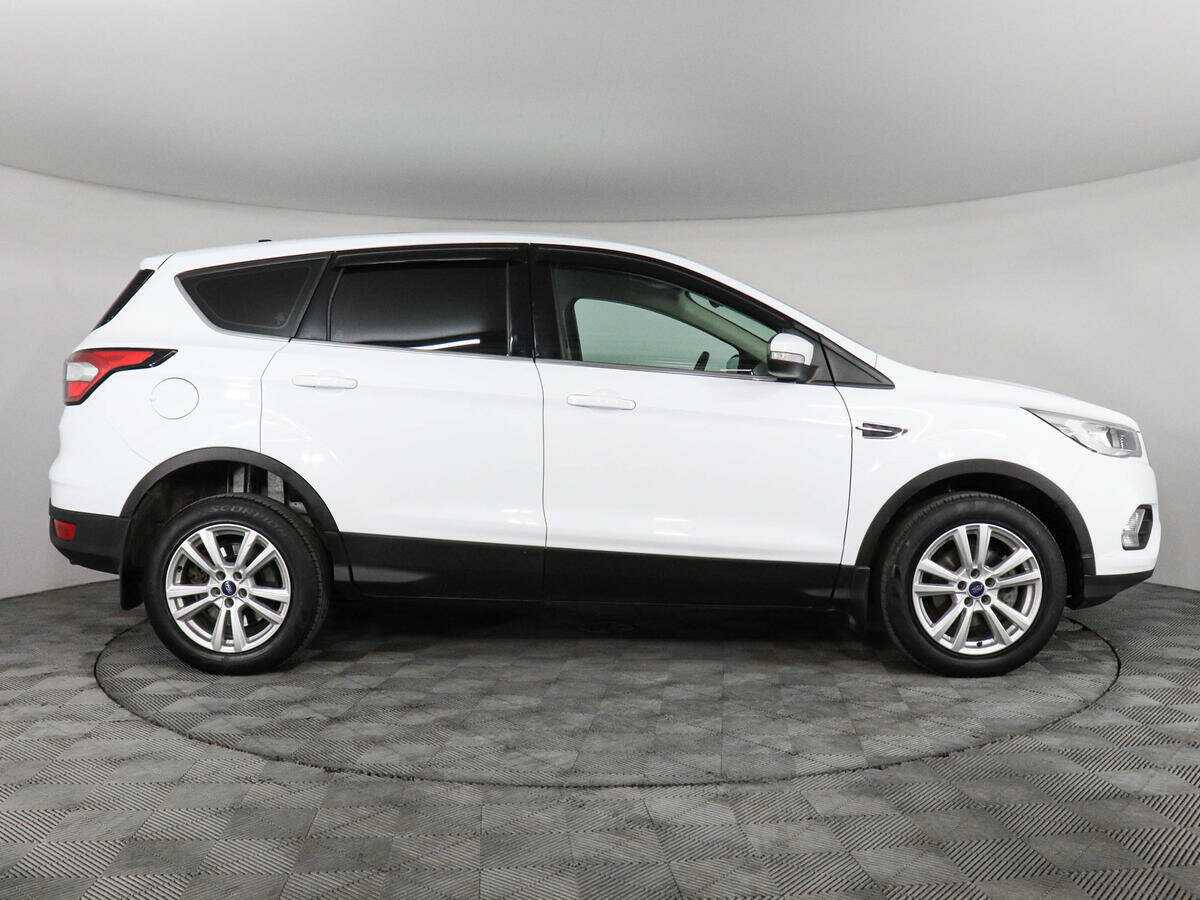 Ford Kuga 2017 года с пробегом. Фото: #3