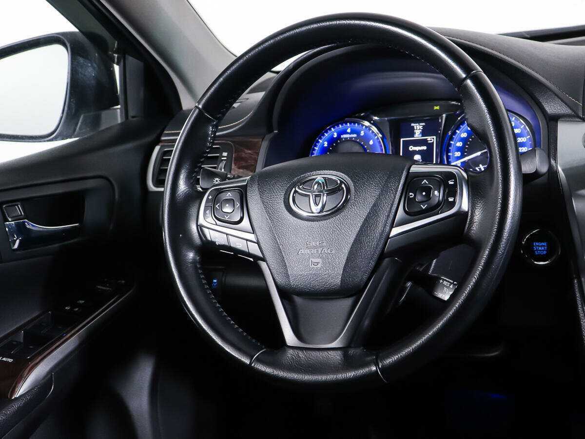 Toyota Camry 2017 года с пробегом. Фото: #14