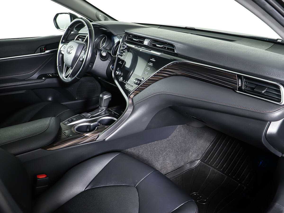 Toyota Camry 2020 года с пробегом. Фото: #8
