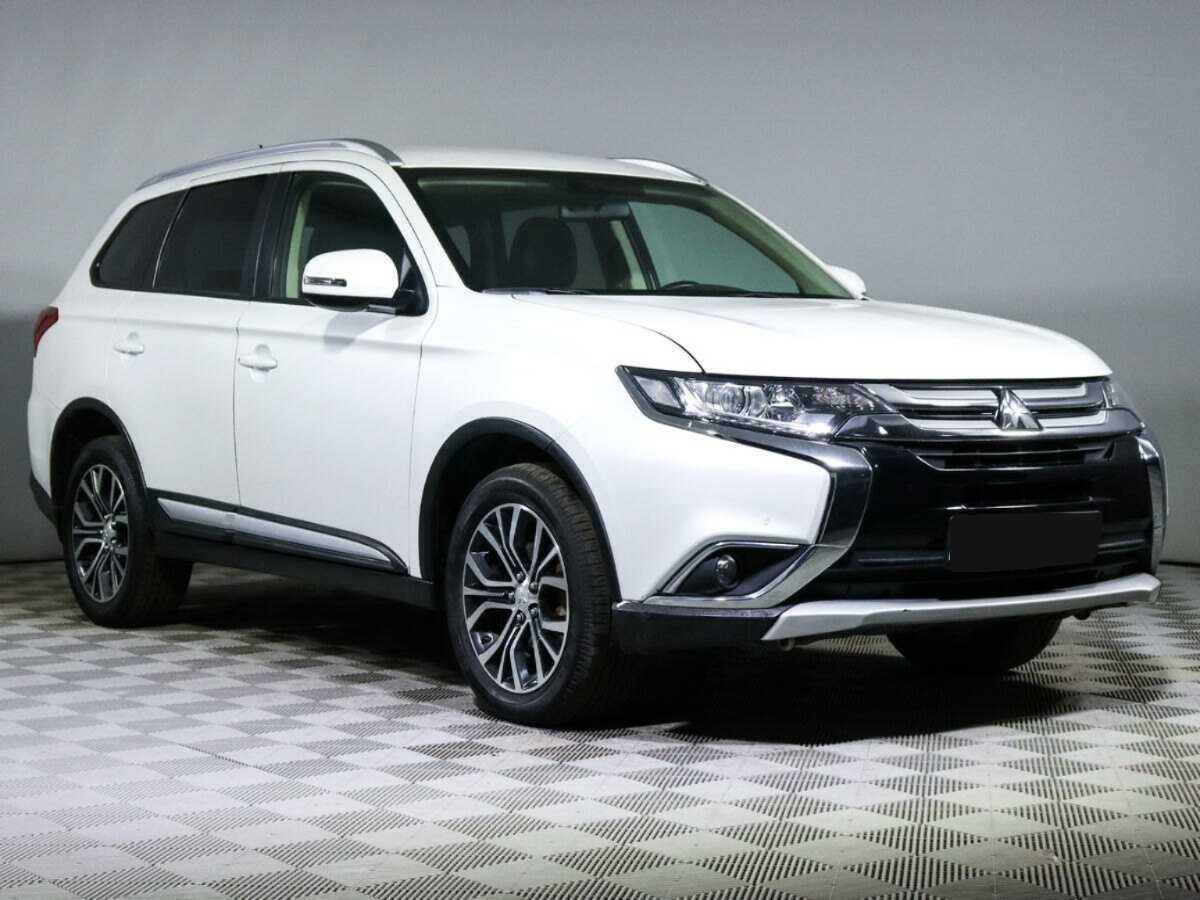 Mitsubishi Outlander 2016 года с пробегом. Фото: #1