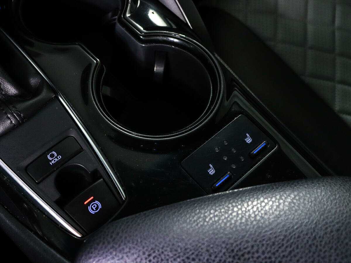 Toyota Camry 2021 года с пробегом. Фото: #13