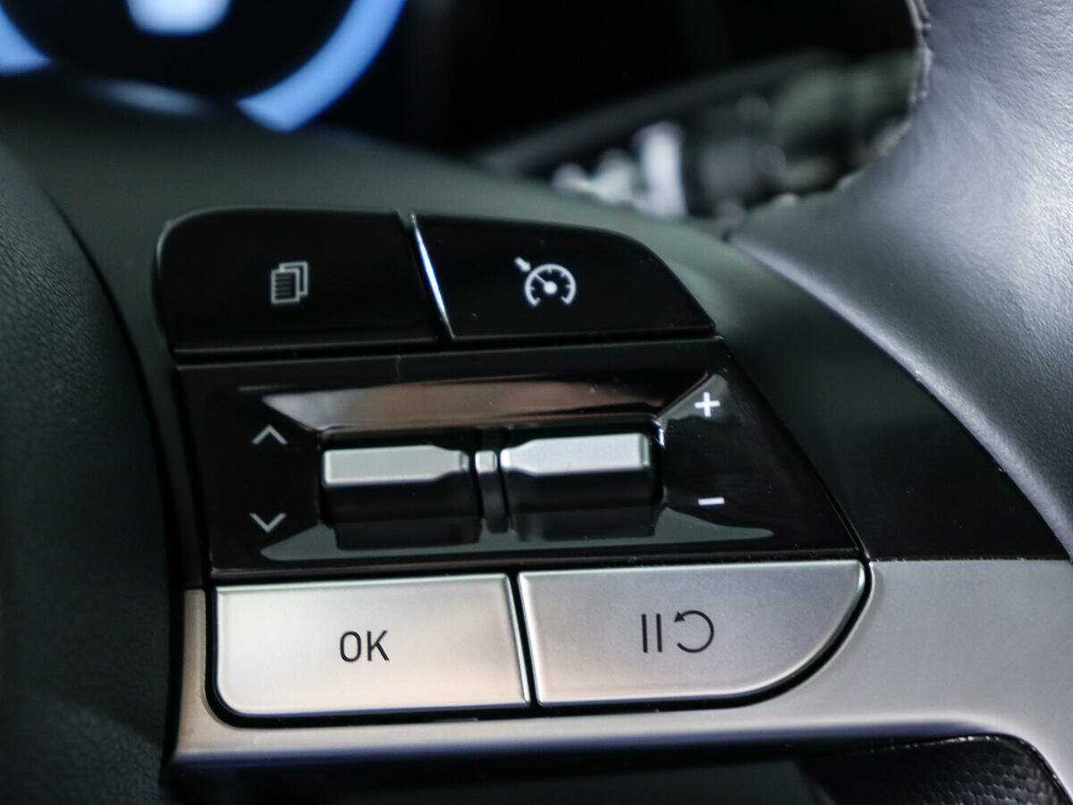 Hyundai Elantra 2022 года с пробегом. Фото: #20