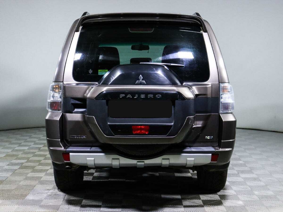 Mitsubishi Pajero 2014 года с пробегом. Фото: #4