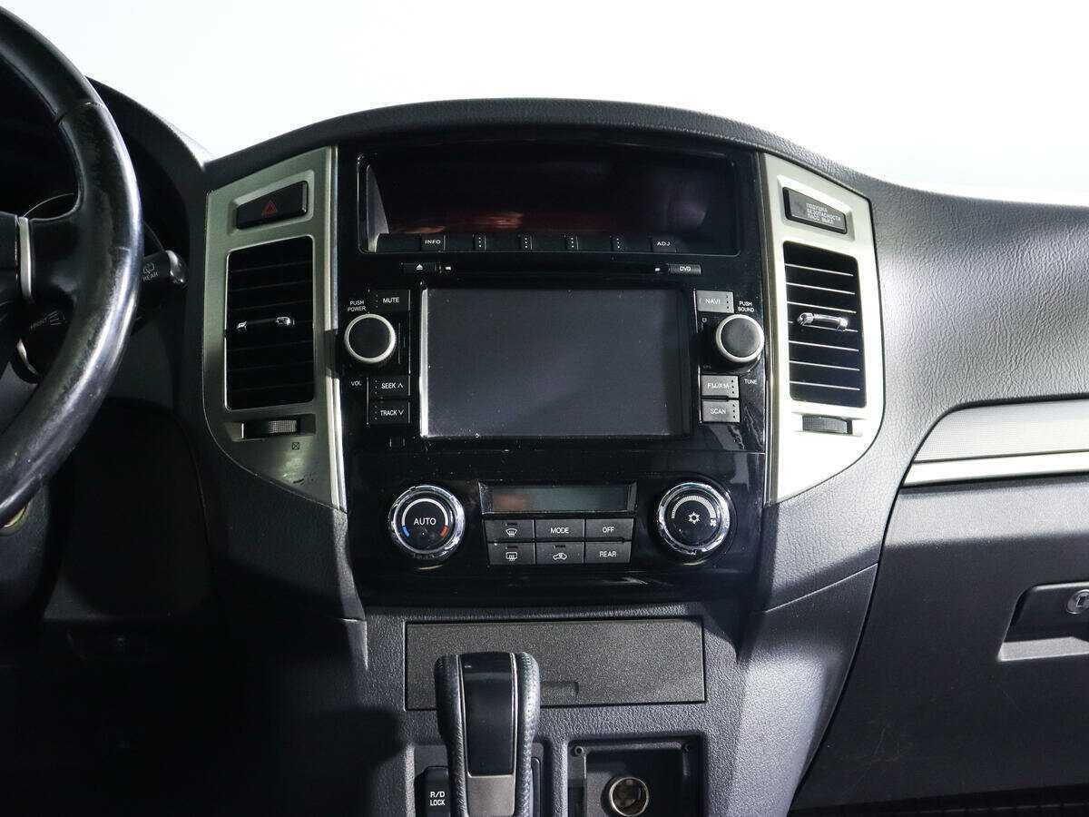 Mitsubishi Pajero 2014 года с пробегом. Фото: #10