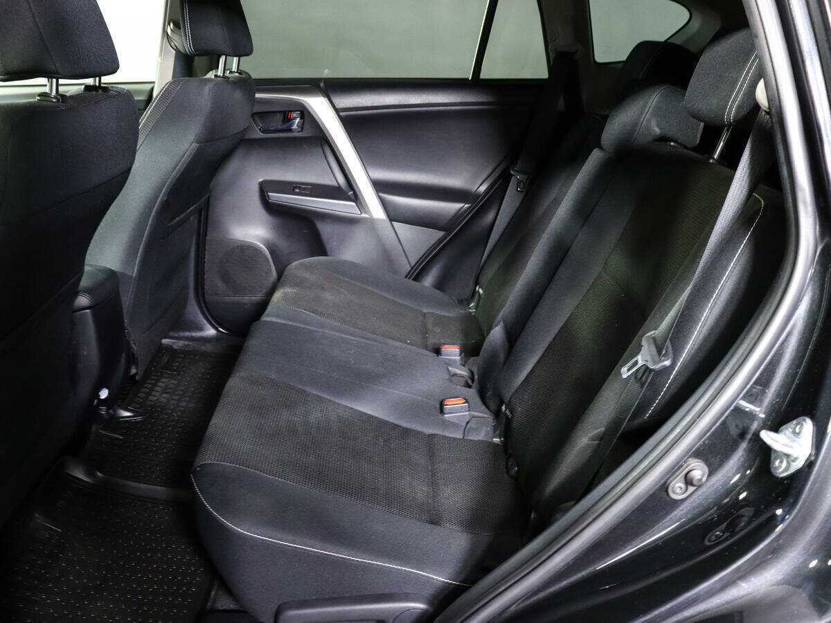 Toyota RAV4 2015 года с пробегом. Фото: #7