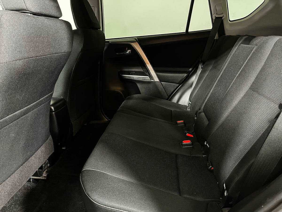 Toyota RAV4 2016 года с пробегом. Фото: #7
