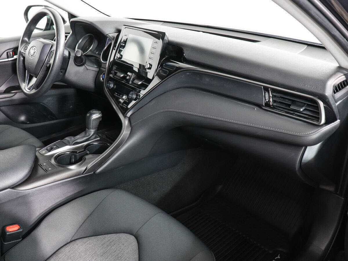 Toyota Camry 2021 года с пробегом. Фото: #9