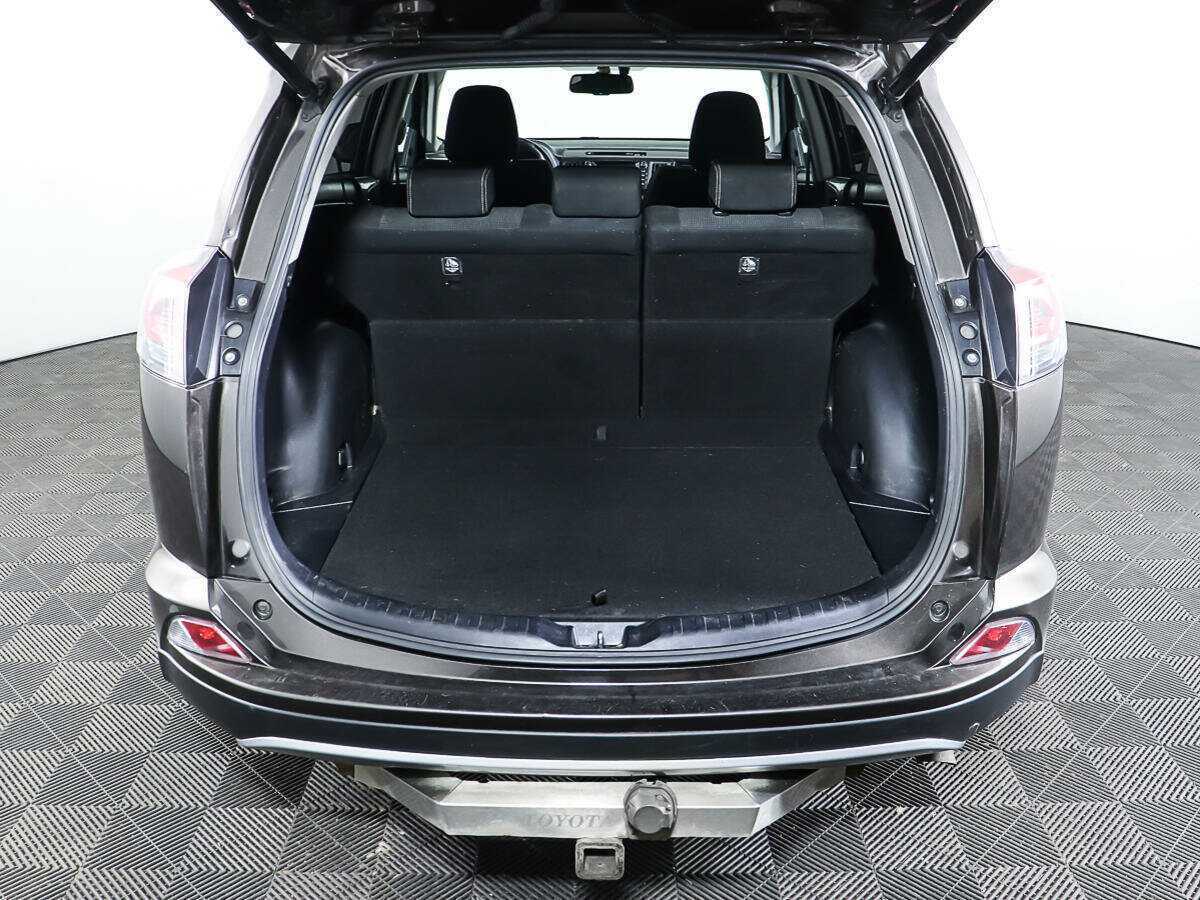 Toyota RAV4 2019 года с пробегом. Фото: #9