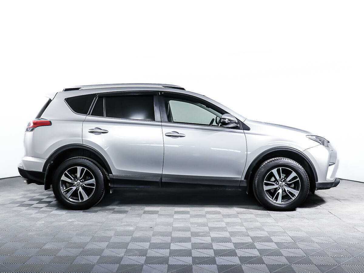 Toyota RAV4 2019 года с пробегом. Фото: #3
