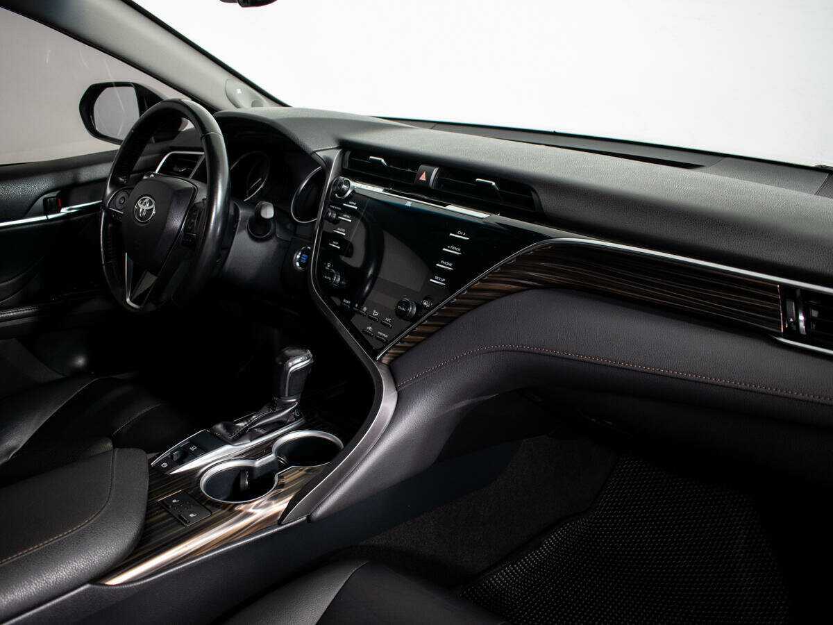 Toyota Camry 2019 года с пробегом. Фото: #5