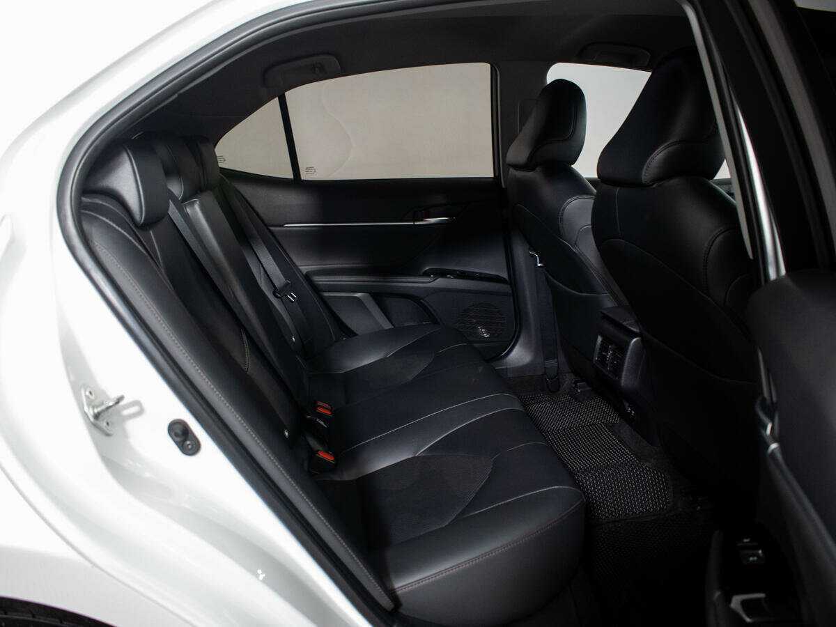 Toyota Camry 2019 года с пробегом. Фото: #6