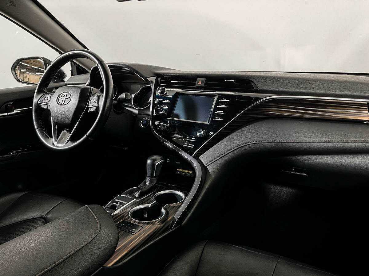 Toyota Camry 2020 года с пробегом. Фото: #5
