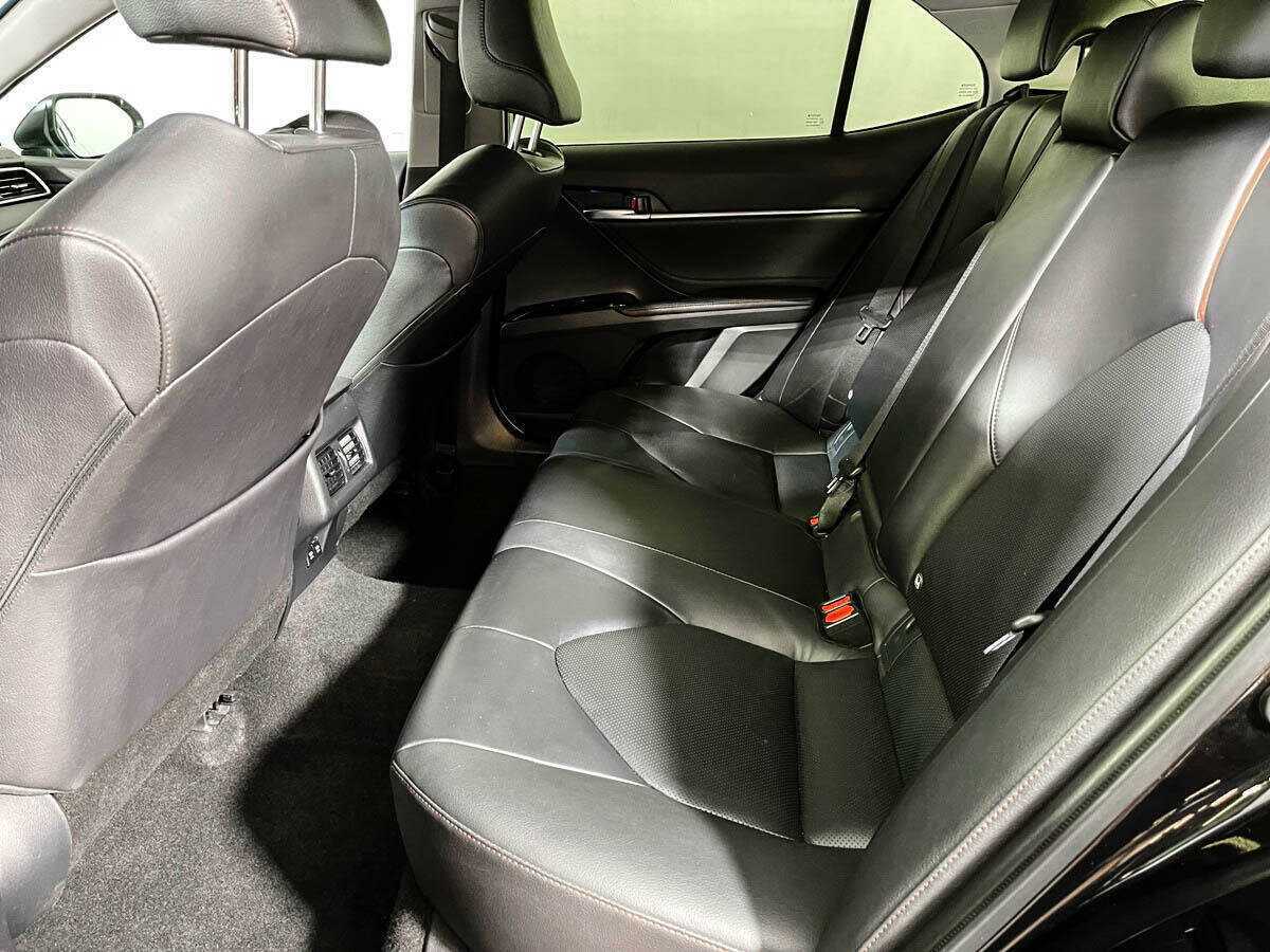 Toyota Camry 2020 года с пробегом. Фото: #6