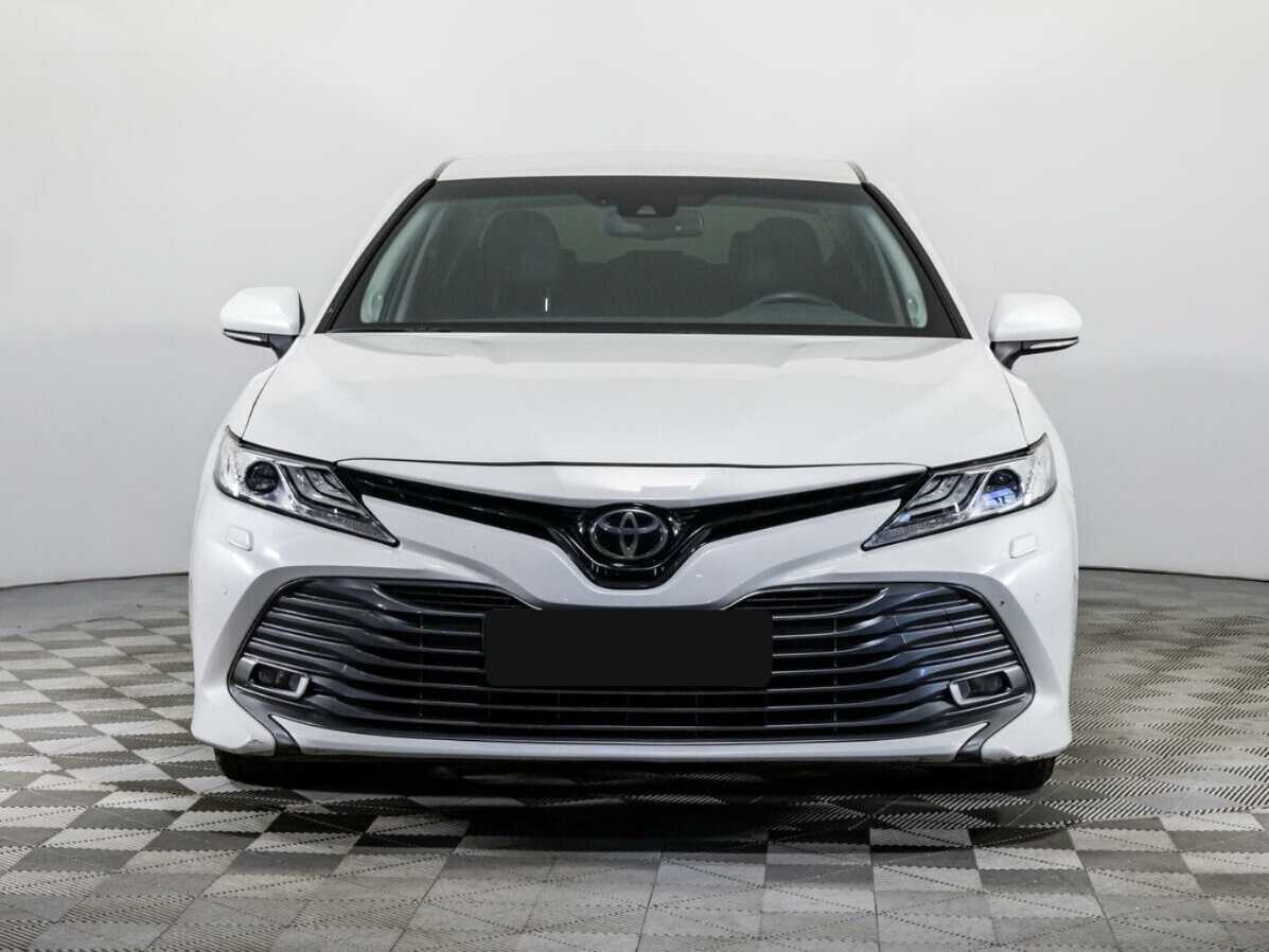 Toyota Camry 2018 года с пробегом. Фото: #1