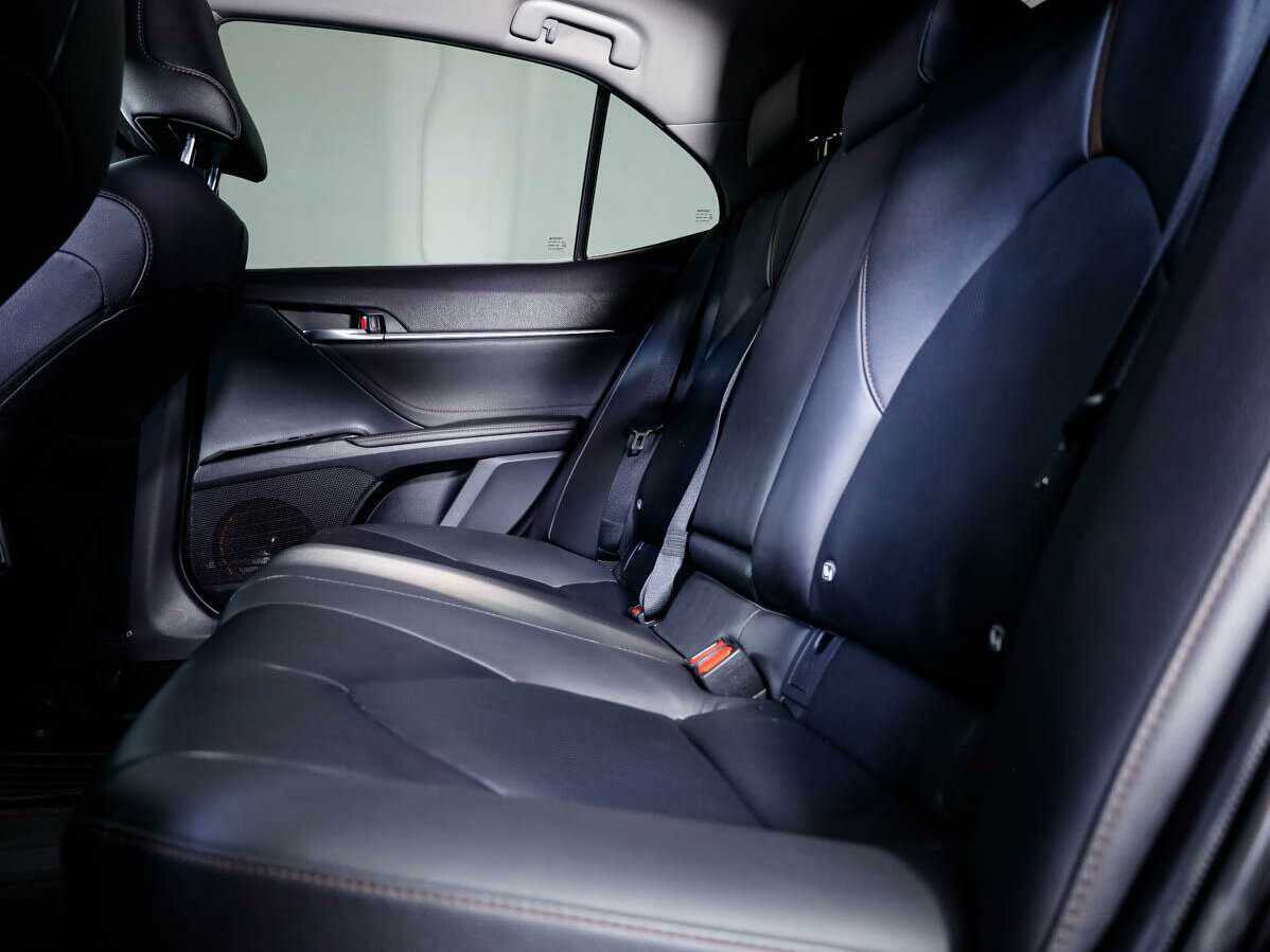 Toyota Camry 2020 года с пробегом. Фото: #11