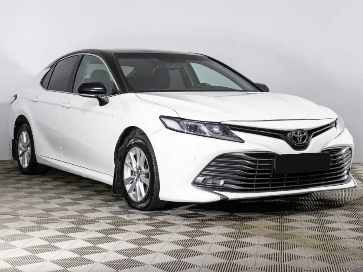 Toyota Camry 2019 года с пробегом. Фото: #2