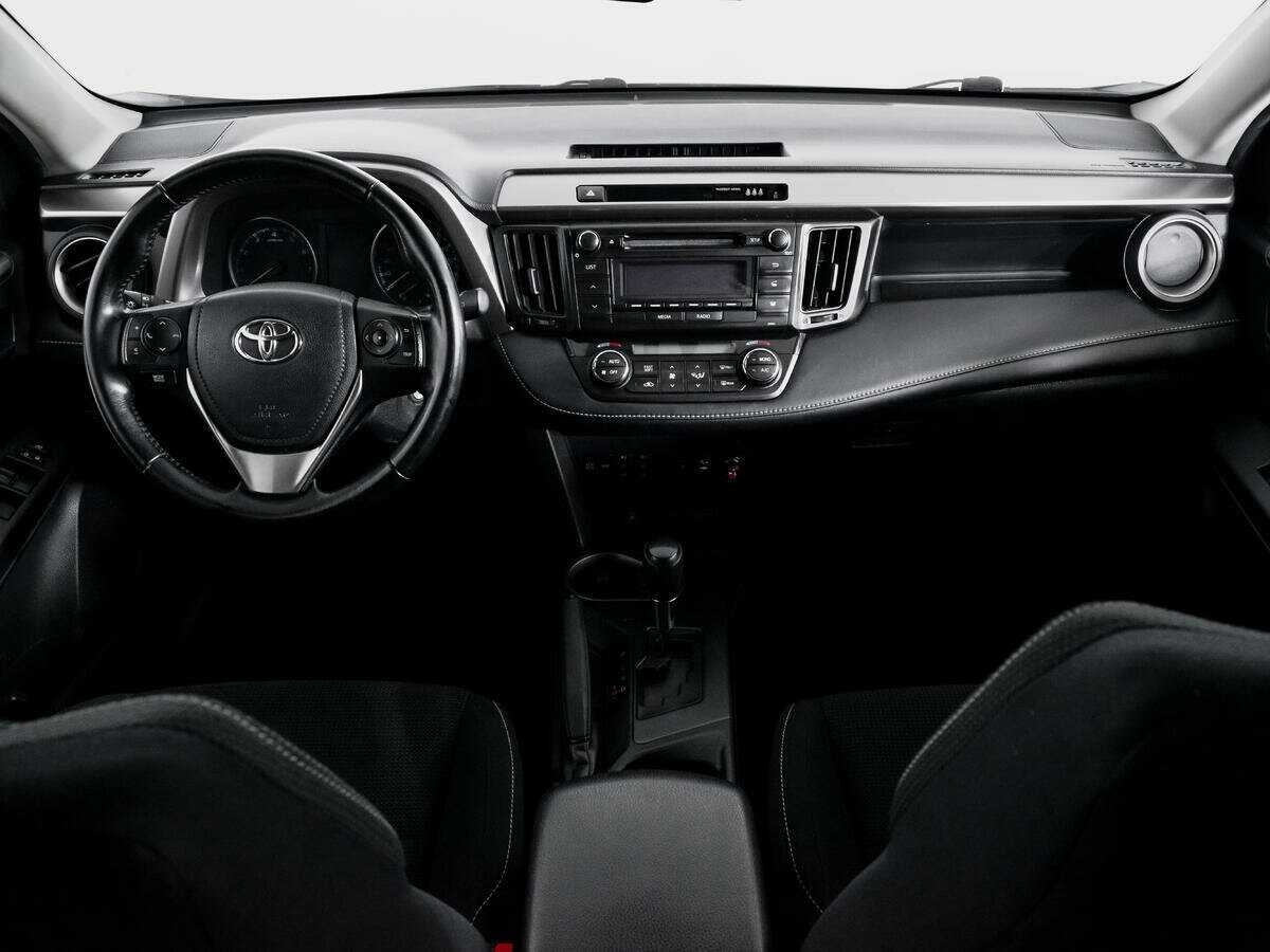 Toyota RAV4 2018 года с пробегом. Фото: #11