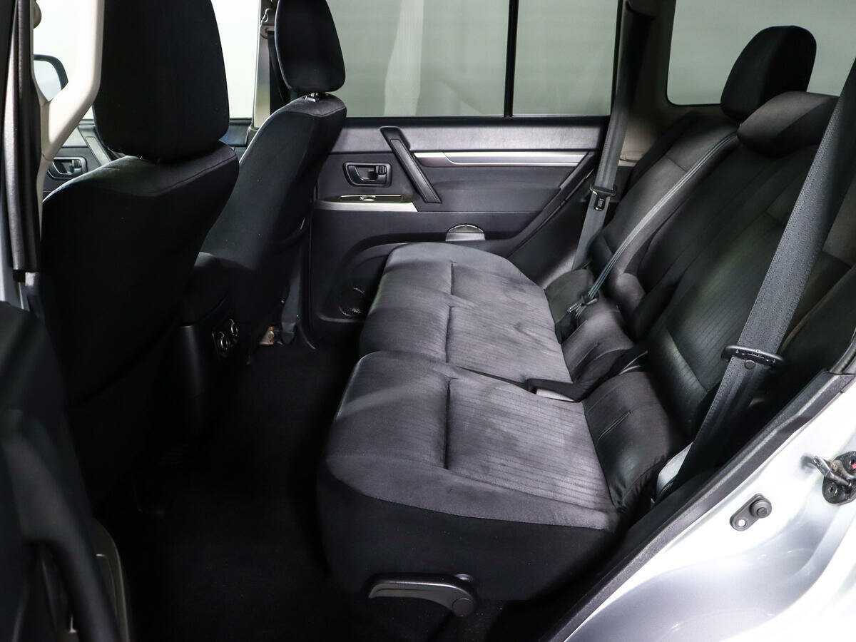 Mitsubishi Pajero 2012 года с пробегом. Фото: #6