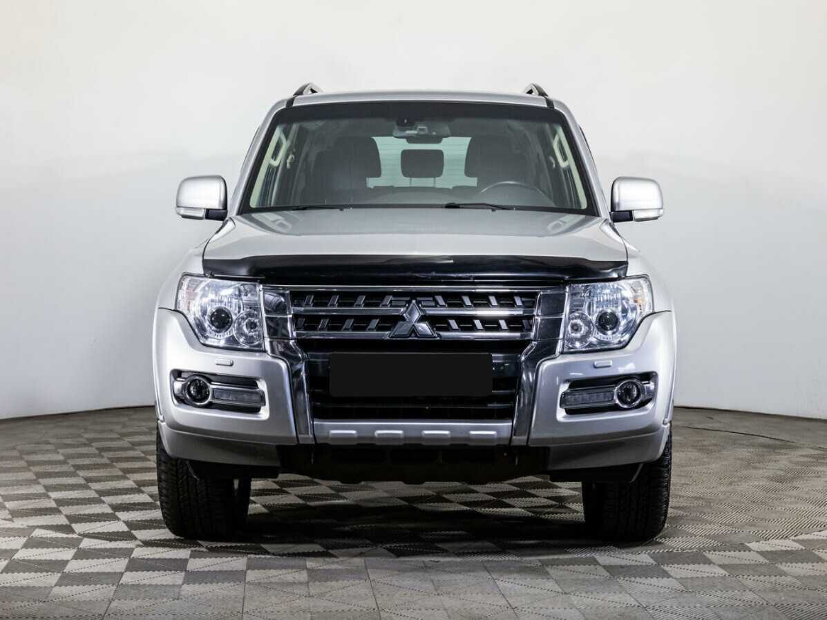 Mitsubishi Pajero 2017 года с пробегом. Фото: #1