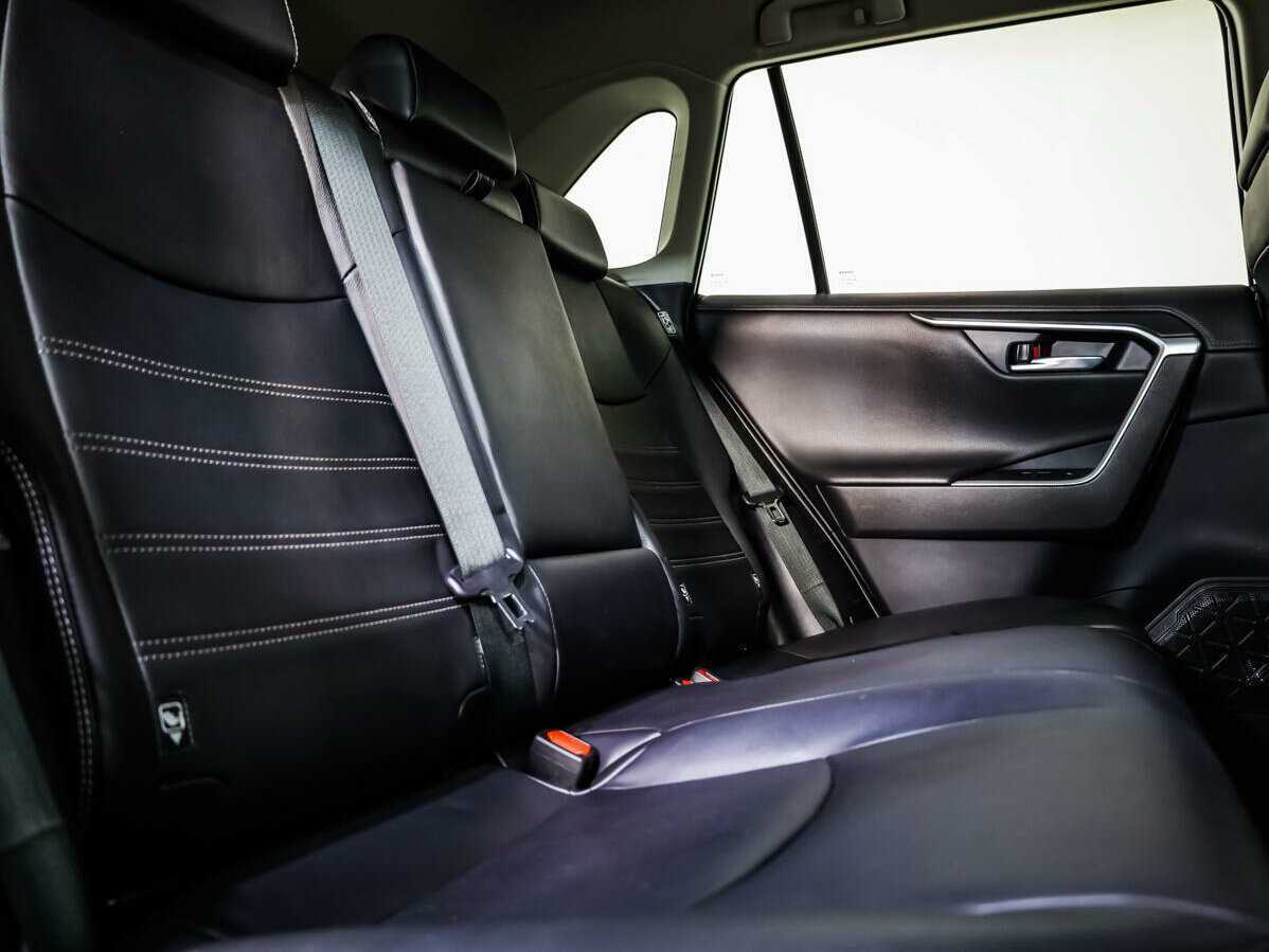 Toyota RAV4 2021 года с пробегом. Фото: #12