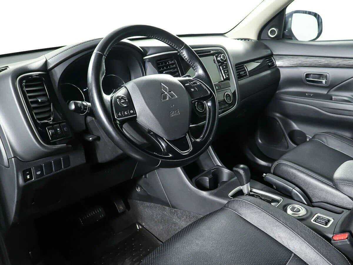 Mitsubishi Outlander 2016 года с пробегом. Фото: #13