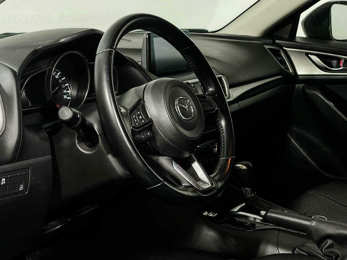 Mazda 3 2017 года с пробегом. Фото: #9