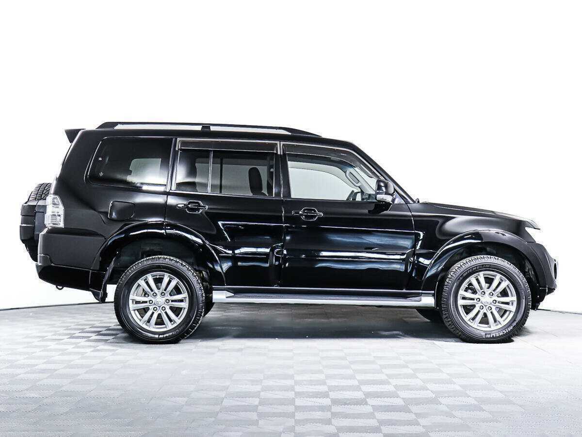 Mitsubishi Pajero 2012 года с пробегом. Фото: #2