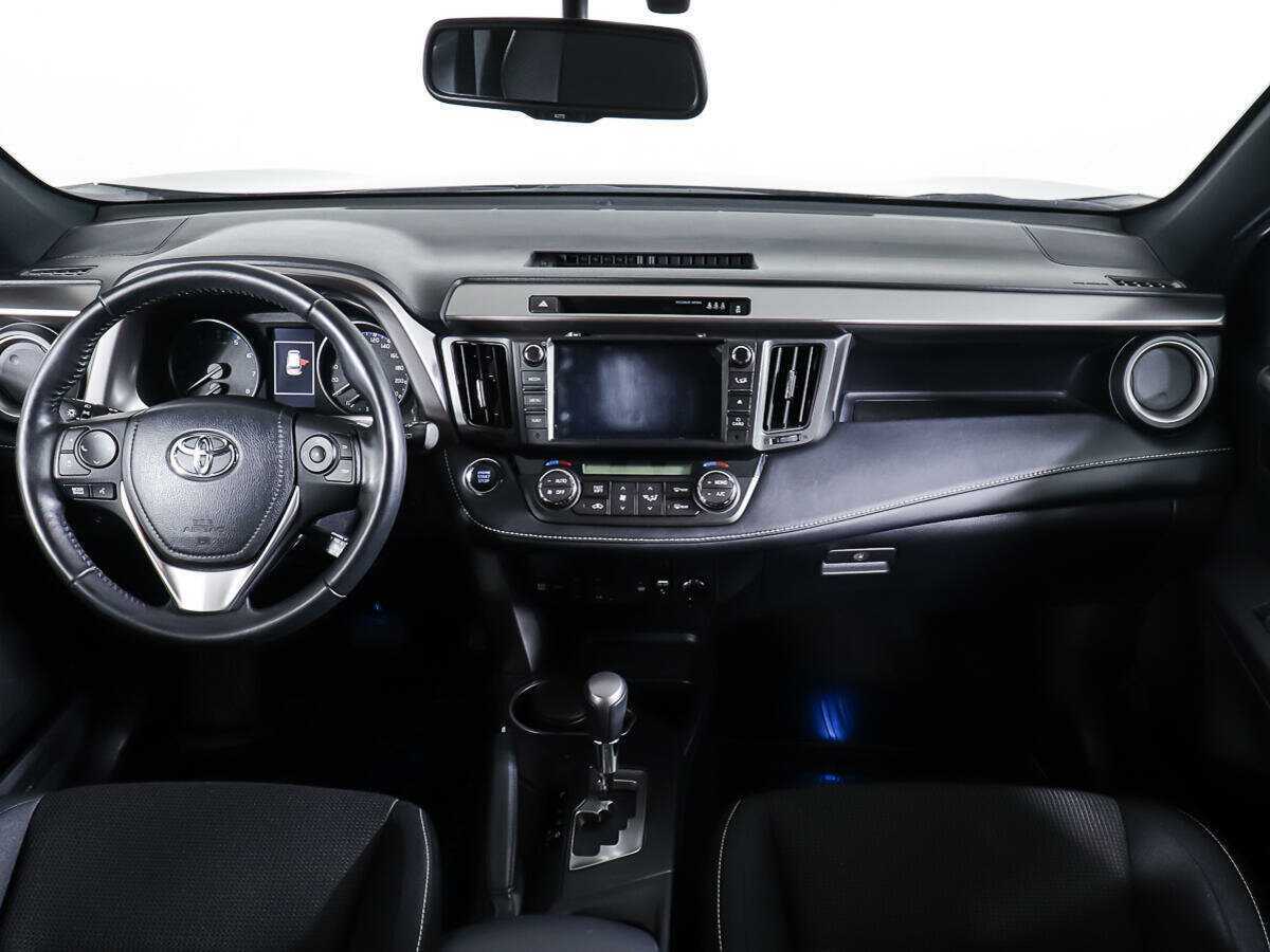 Toyota RAV4 2018 года с пробегом. Фото: #9