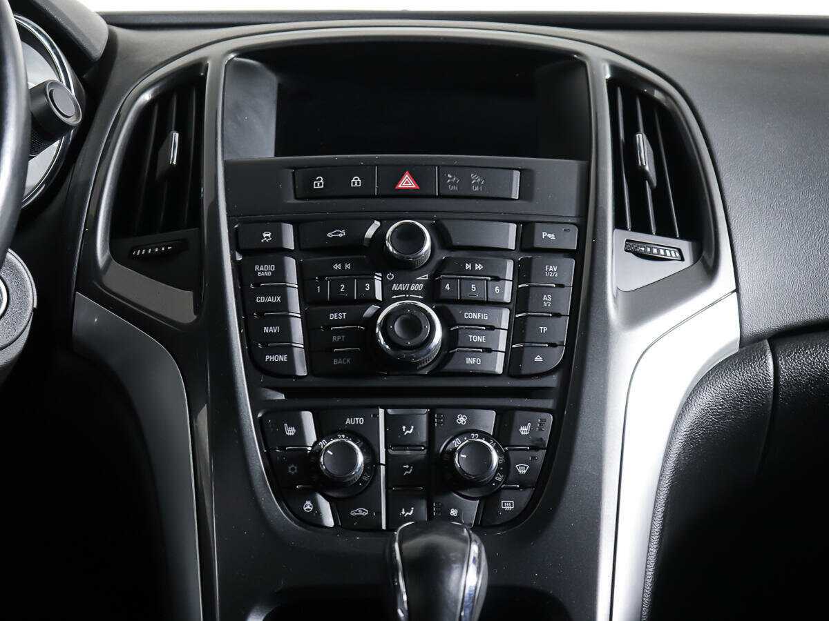 Opel Astra 2013 года с пробегом. Фото: #10