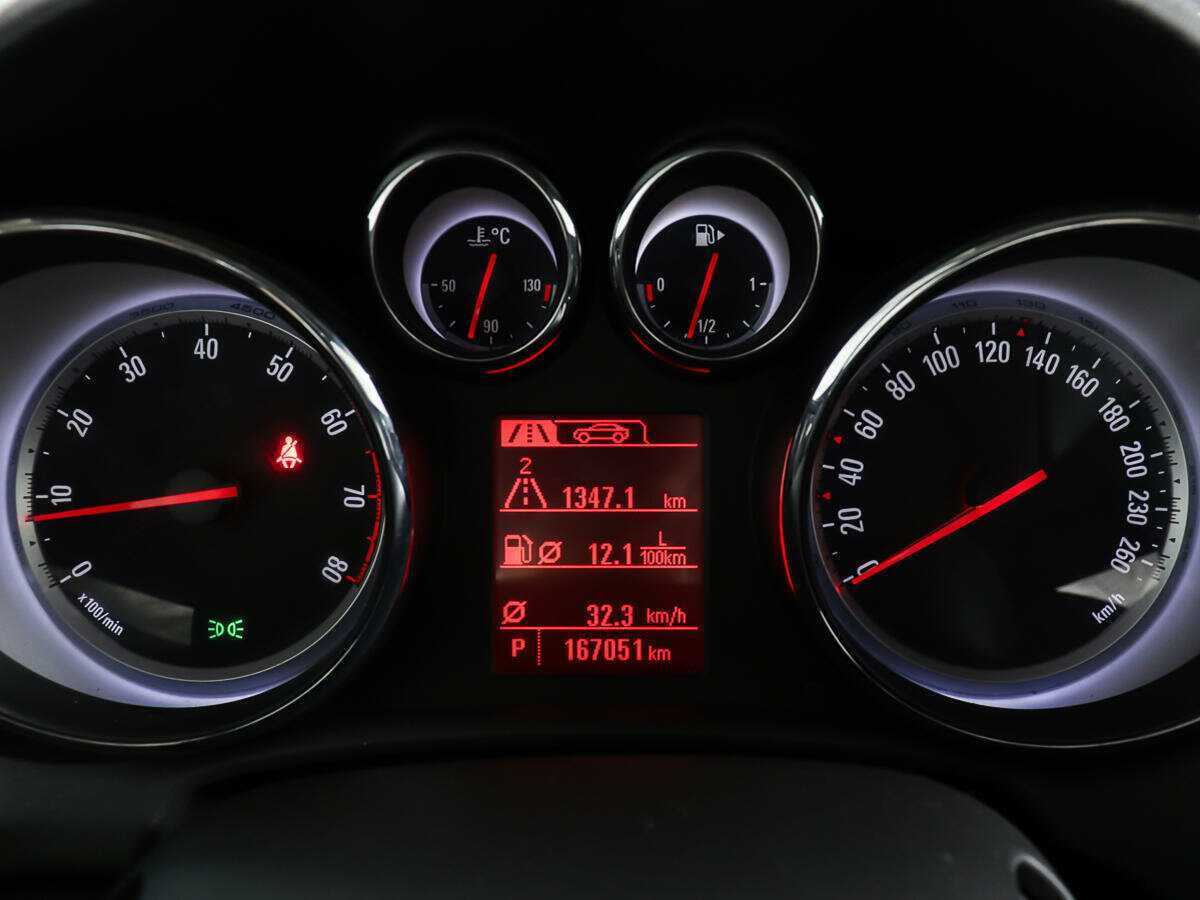 Opel Astra 2013 года с пробегом. Фото: #12