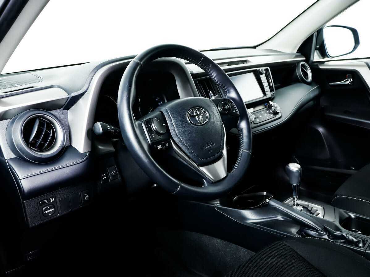 Toyota RAV4 2018 года с пробегом. Фото: #9