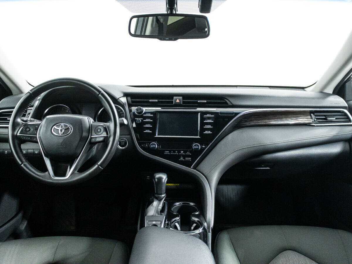 Toyota Camry 2018 года с пробегом. Фото: #12