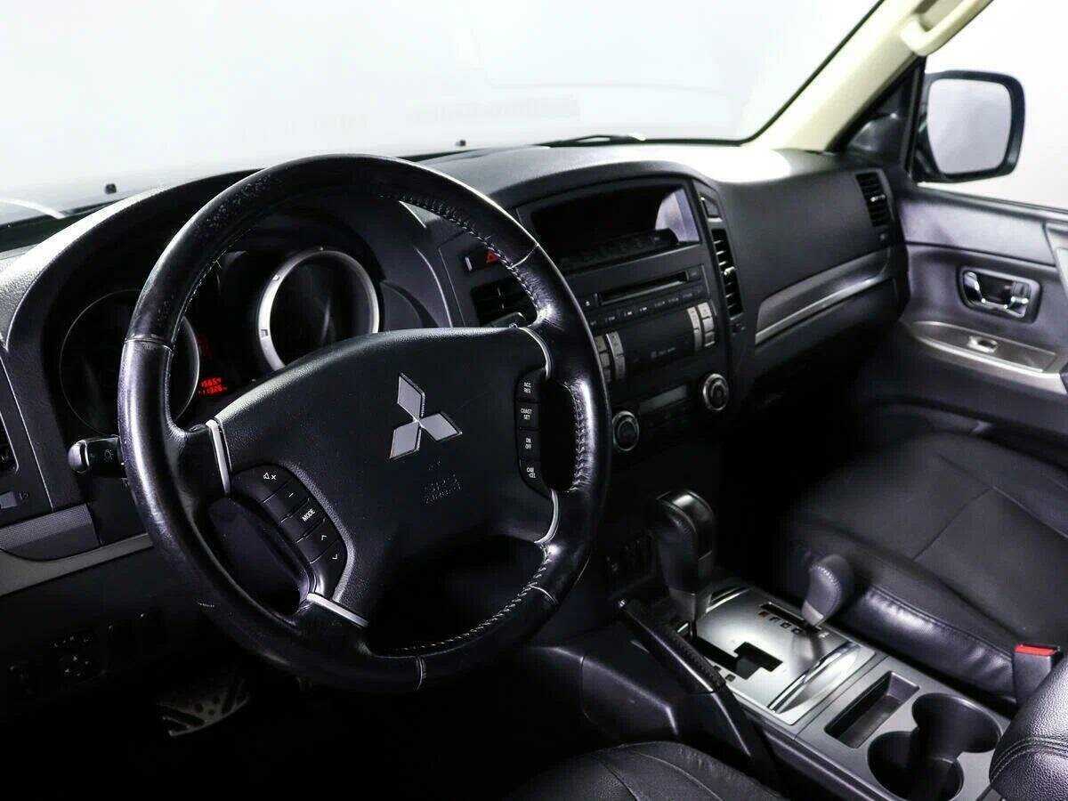 Mitsubishi Pajero 2013 года с пробегом. Фото: #10
