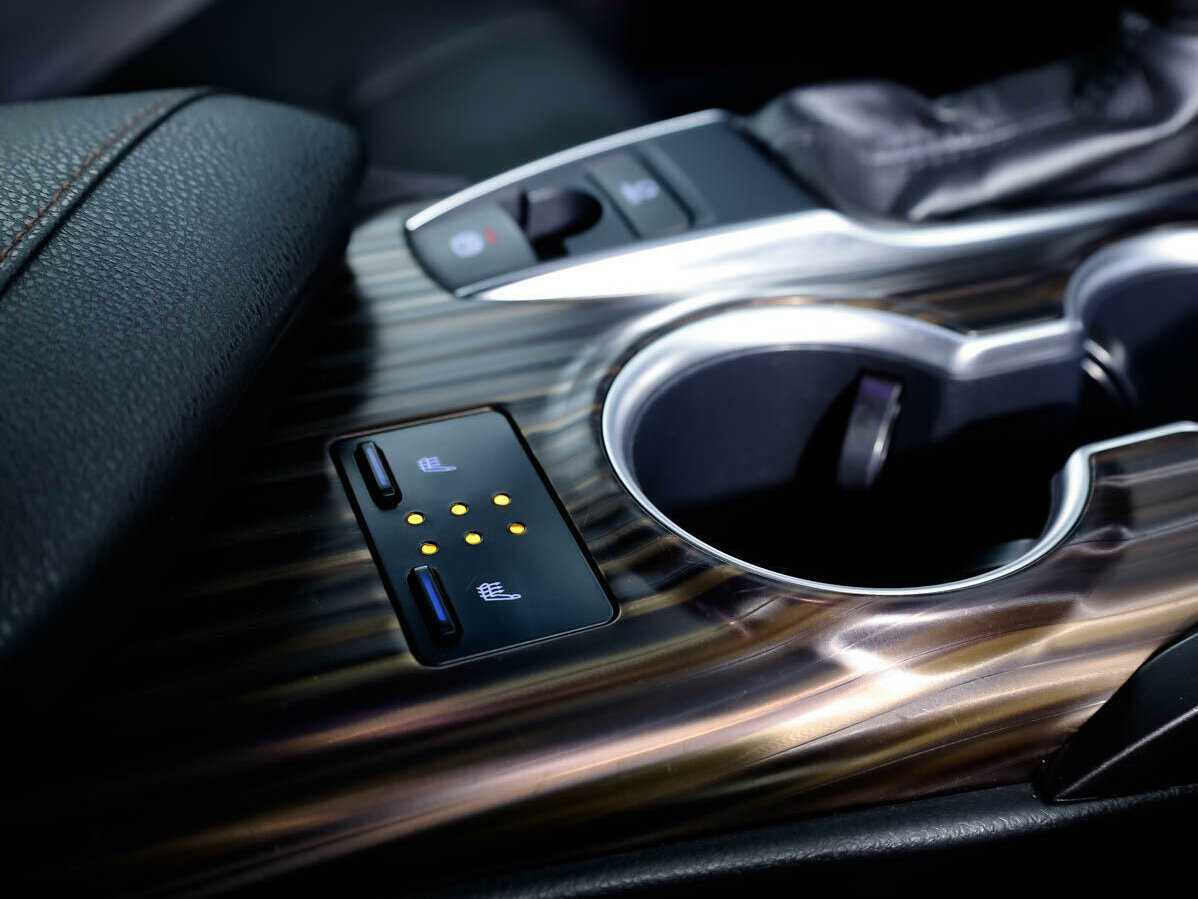 Toyota Camry 2020 года с пробегом. Фото: #14