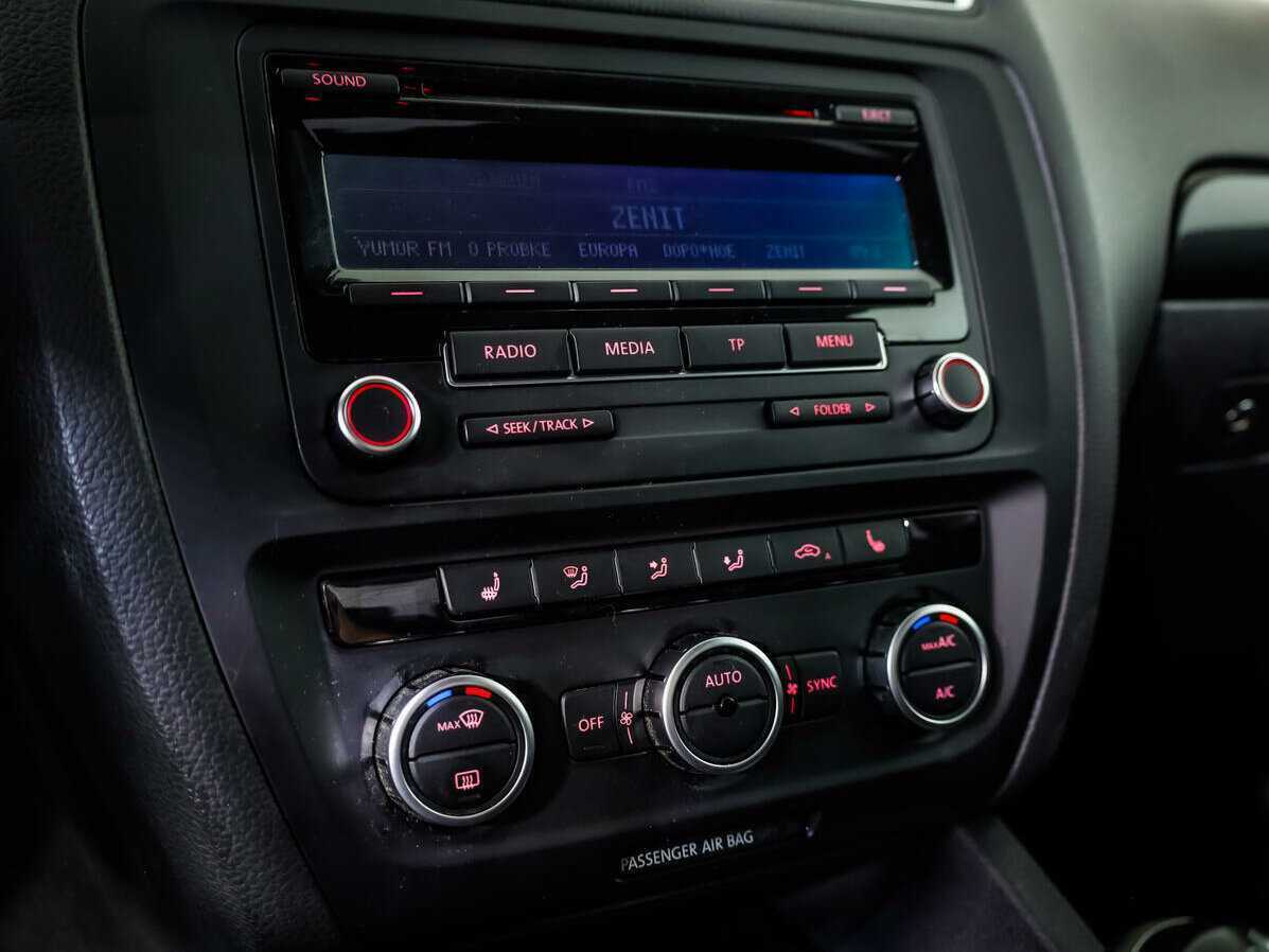 Volkswagen Jetta 2012 года с пробегом. Фото: #12