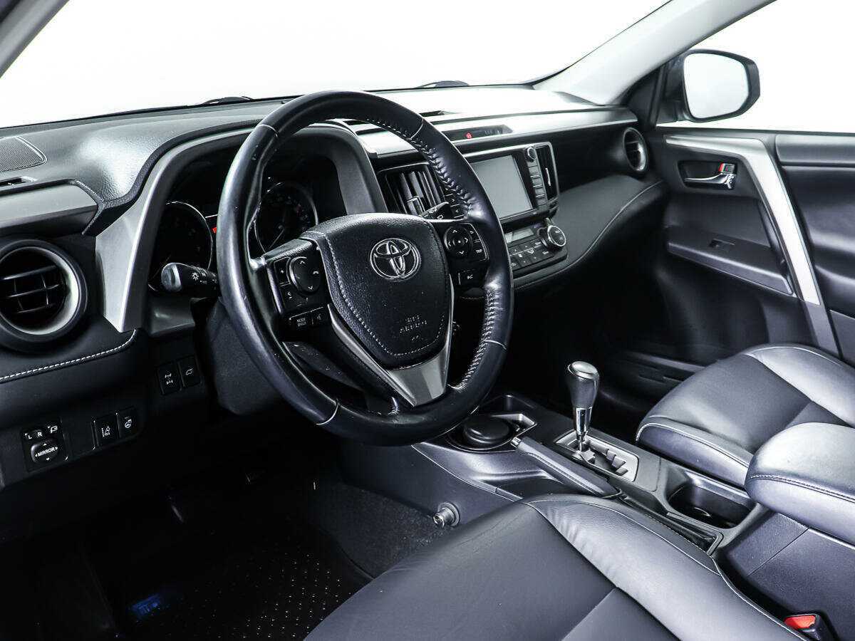 Toyota RAV4 2018 года с пробегом. Фото: #11