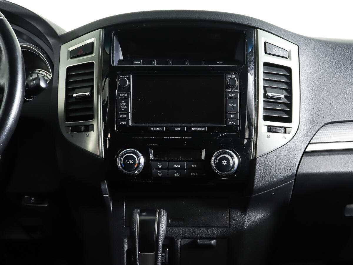 Mitsubishi Pajero 2014 года с пробегом. Фото: #9