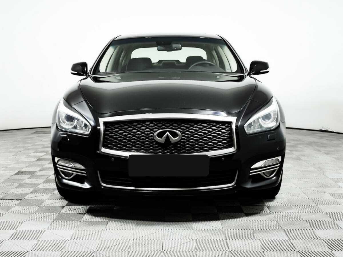 Infiniti Q70 2016 года с пробегом. Фото: #1