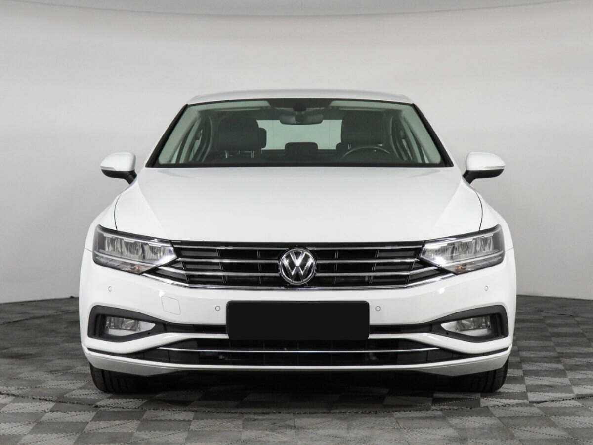 Volkswagen Passat 2020 года с пробегом. Фото: #1