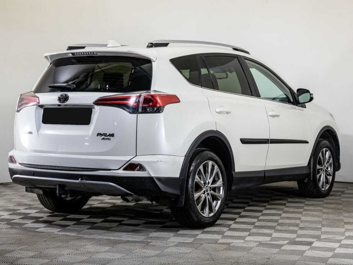 Toyota RAV4 2018 года с пробегом. Фото: #3
