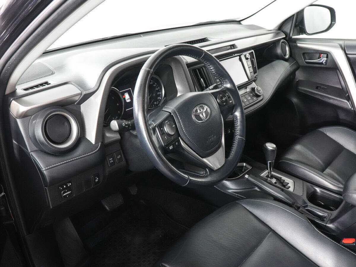 Toyota RAV4 2018 года с пробегом. Фото: #8